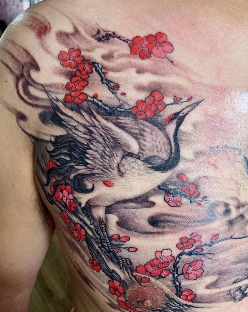 鹤舞纹身图片_胸部纹身图案