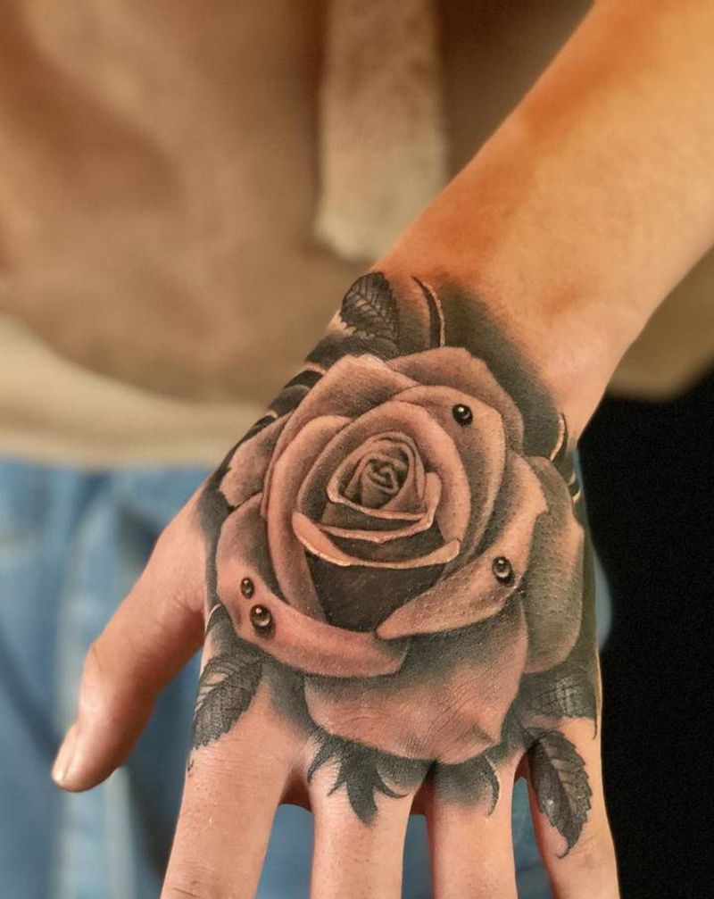 玫瑰纹身图片_手部纹身图案