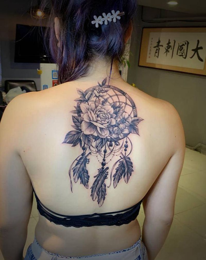 铺梦网纹身图片_背部点刺纹身图案