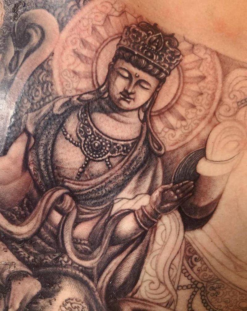 三面佛其一纹身图片_胸部新传统纹身图案