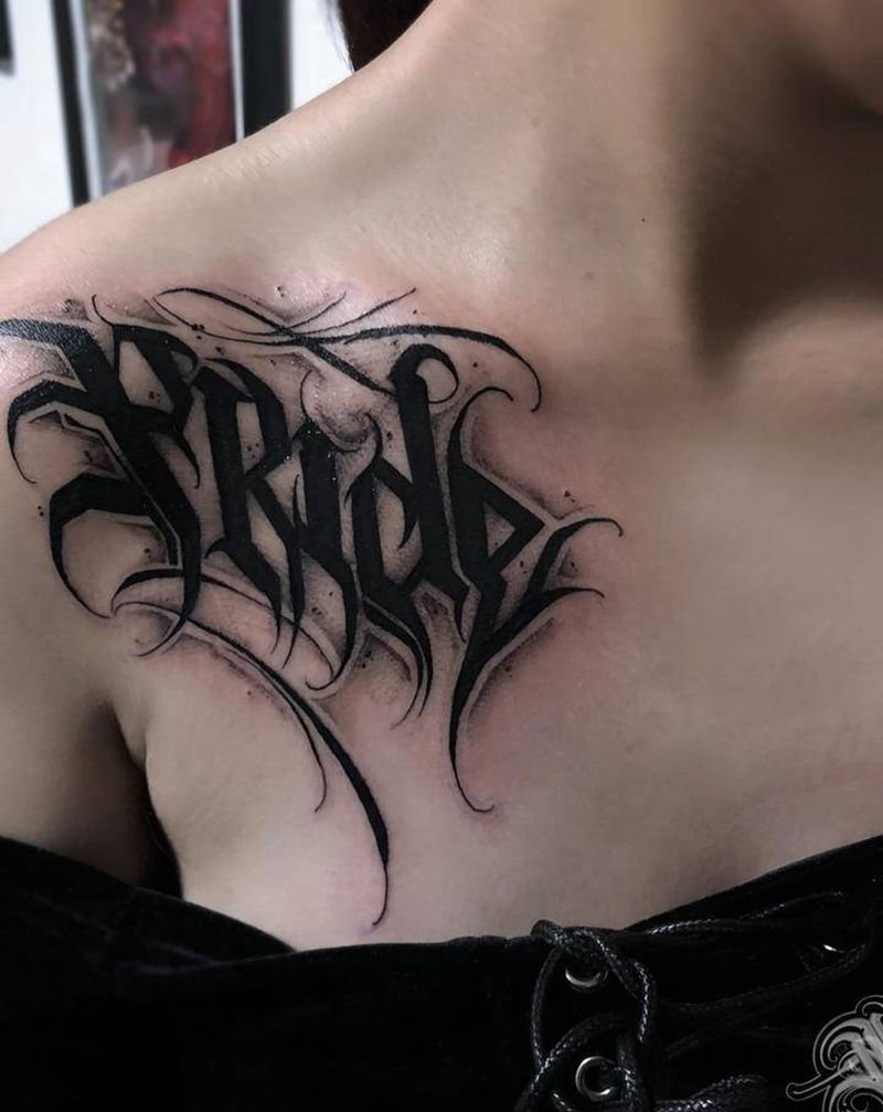 花体字纹身图片_肩部花体字纹身图案