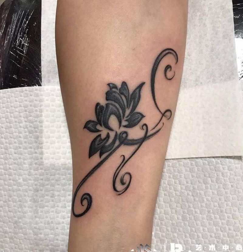 小臂花纹身图片_手臂纹身图案