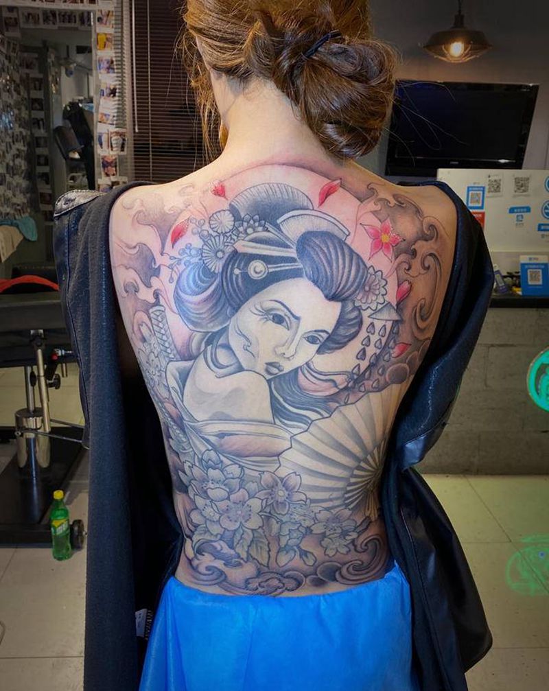 艺妓纹身图片_背部新传统纹身图案