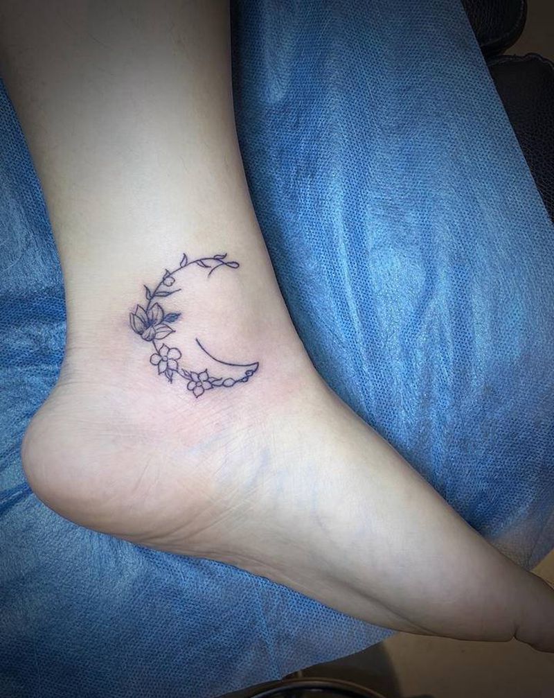 花纹身图片_脚部点刺纹身图案