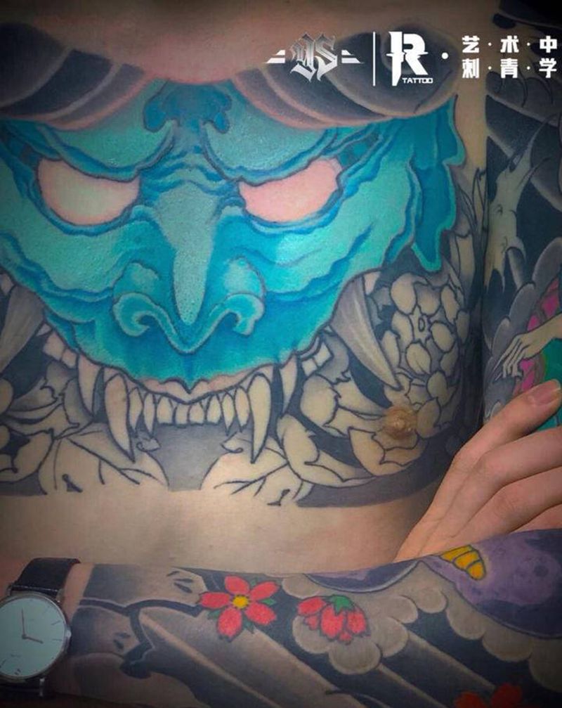 店内作品纹身图片_胸部纹身图案