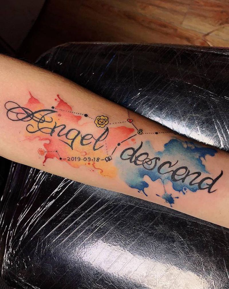 祝福纹身图片_手臂水彩花体字纹身图案