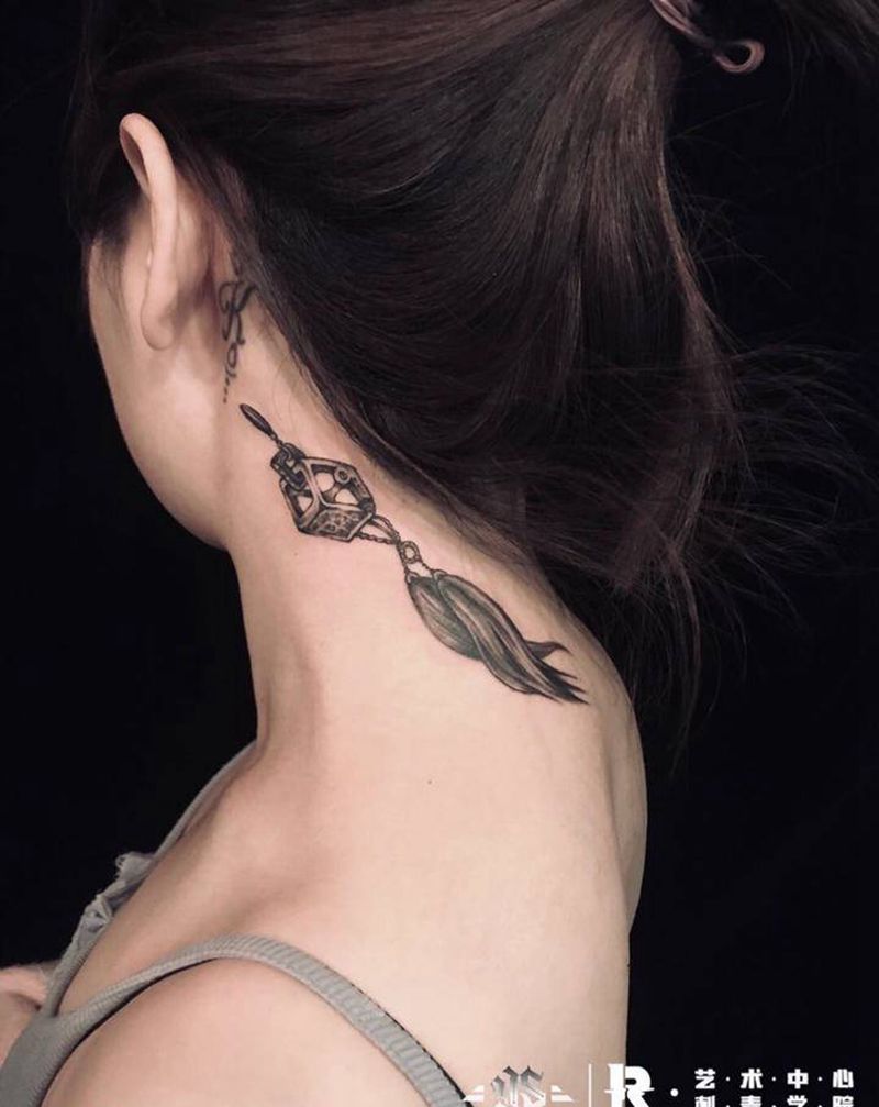 店内作品纹身图片_颈部纹身图案