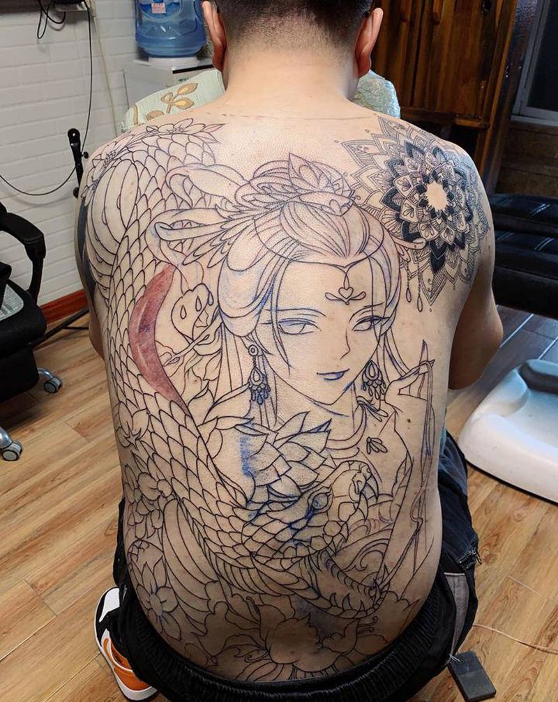 蛇纹身图片_背部纹身图案