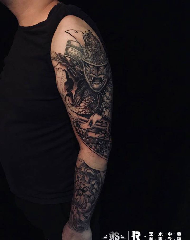 写实花臂纹身图片_手臂纹身图案