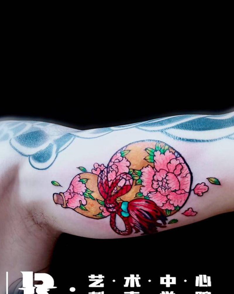 花葫芦纹身图片_手臂纹身图案