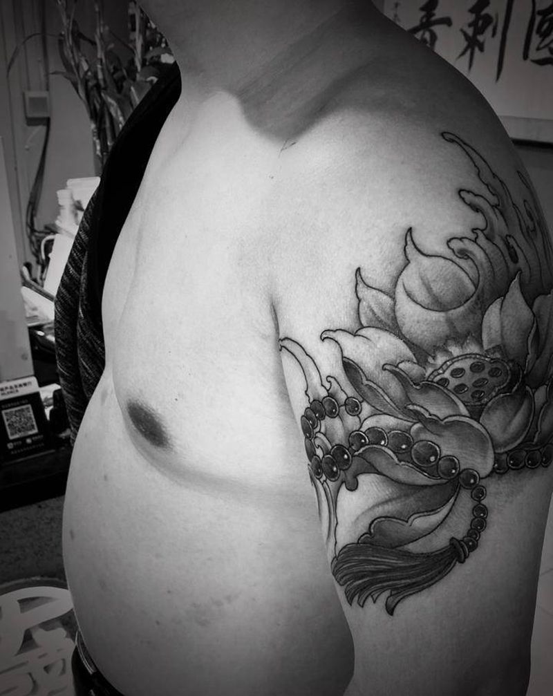 花纹身图片_手臂老传统纹身图案