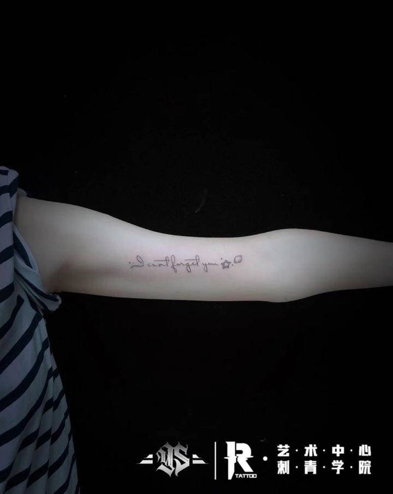 字母纹身图片_手臂纹身图案