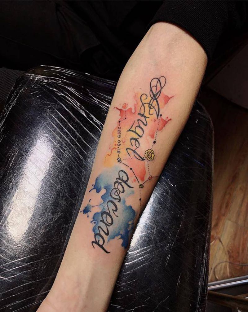 水彩字母纹身图片_手部手臂纹身图案