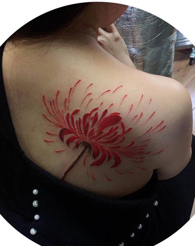 彼岸花纹身图片_肩部纹身图案