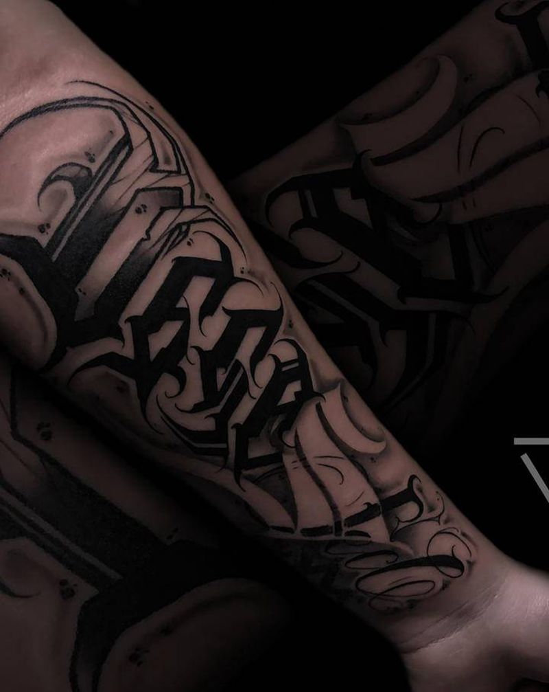 字纹身图片_手臂花体字纹身图案