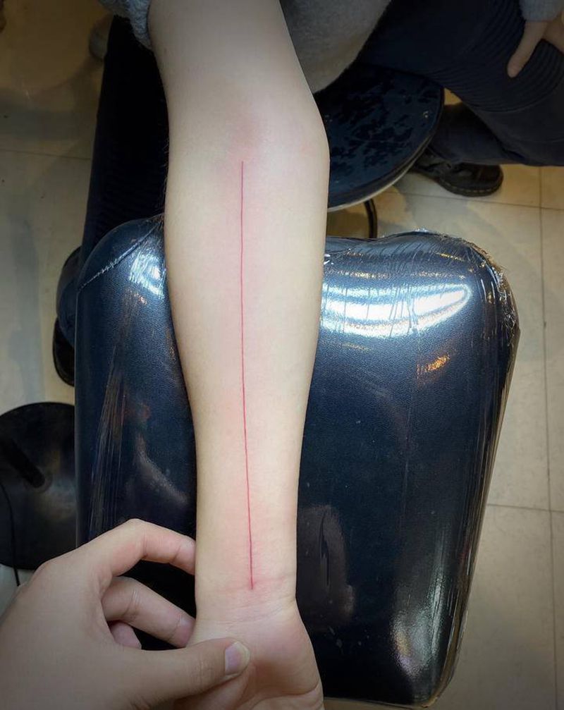 线纹身图片_手部几何纹身图案