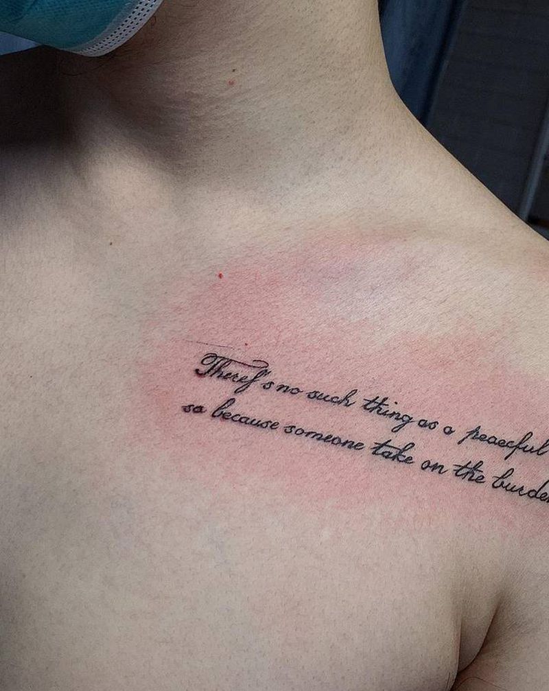 字母纹身图片_胸部花体字纹身图案