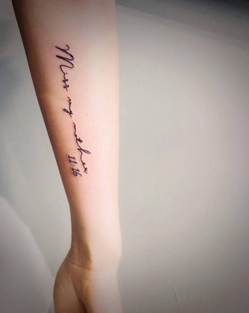 字母纹身图片_手臂点刺纹身图案