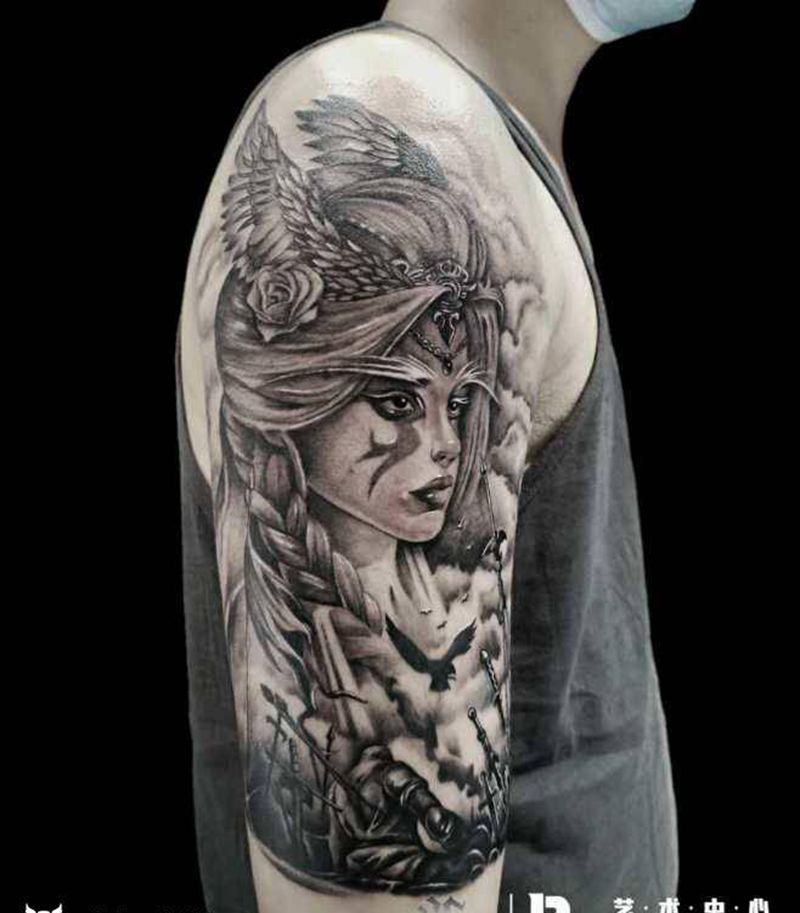 大臂写实纹身图片_肩部纹身图案