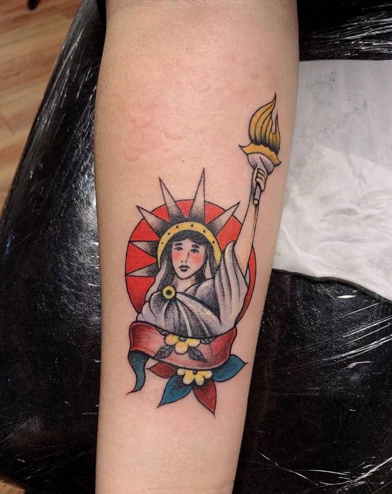 自由女神遮盖纹身图片_手臂Old School纹身图案