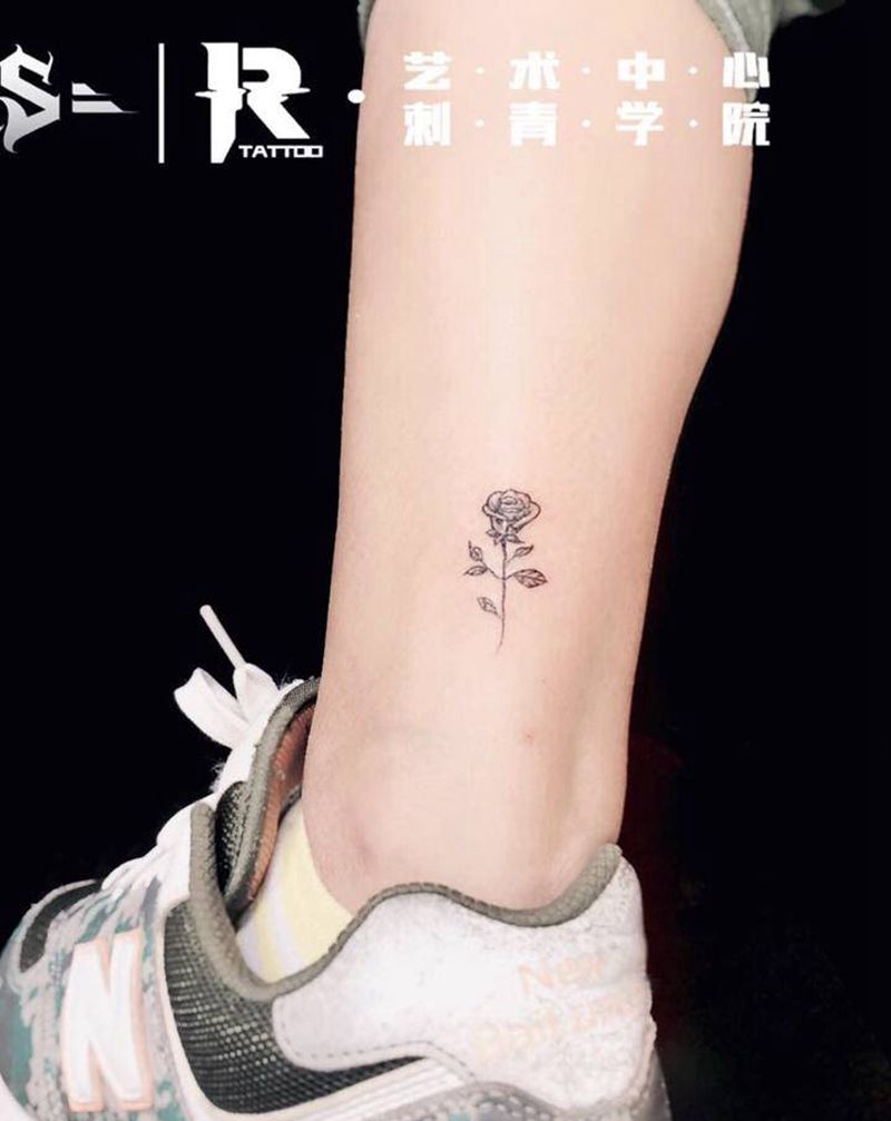 小作纹身图片_腿部纹身图案