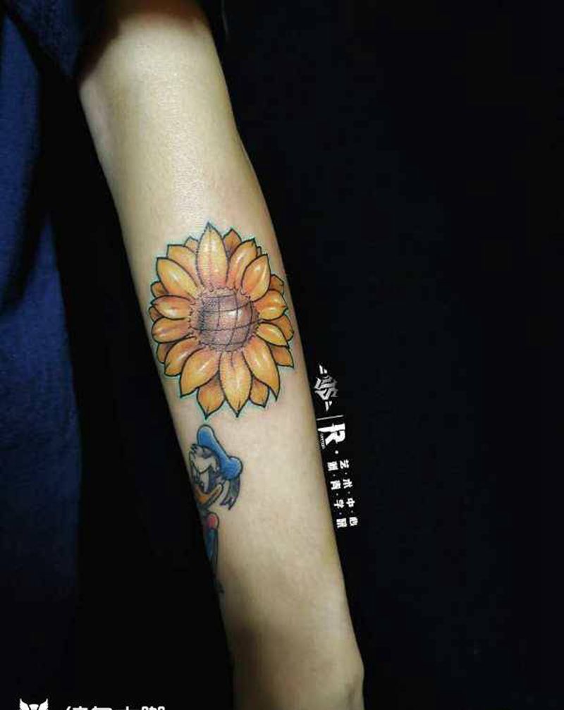 小清新纹身图片_手臂胸部纹身图案