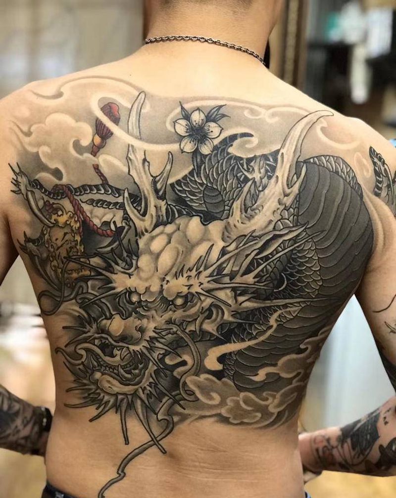 恢复后纹身图片_背部新传统纹身图案