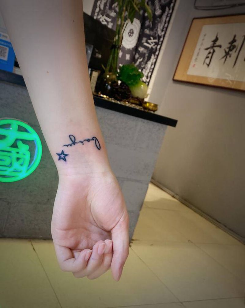 星纹身图片_手部水墨纹身图案