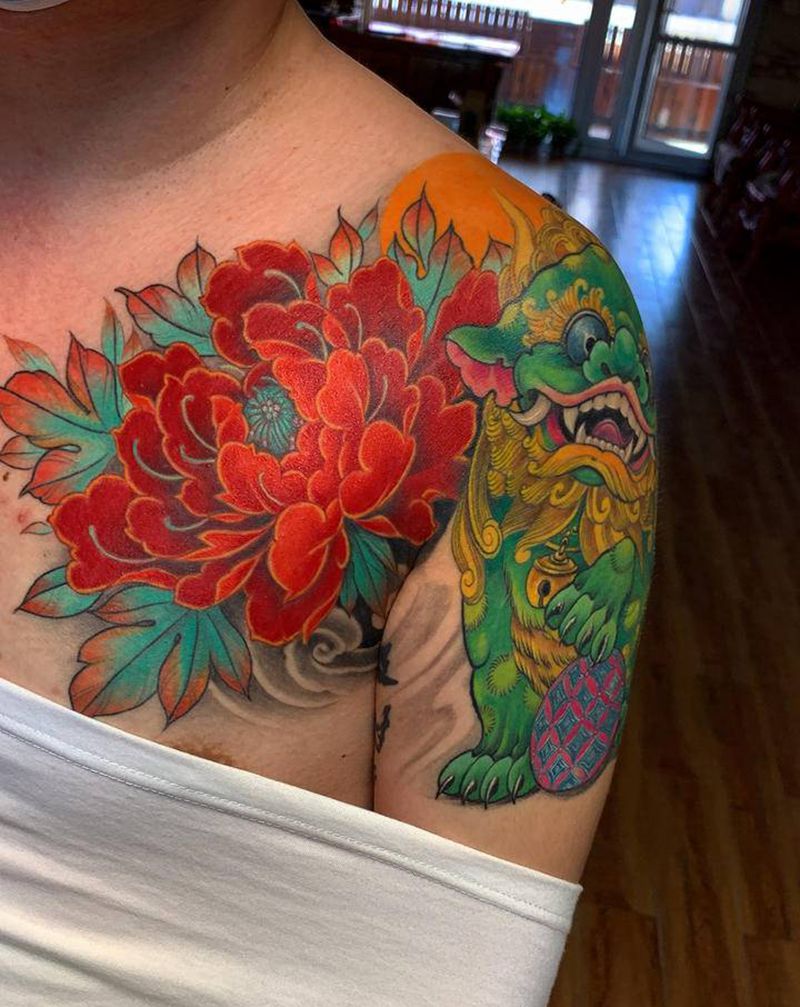 唐狮牡丹纹身图片_手臂肩部新传统纹身图案