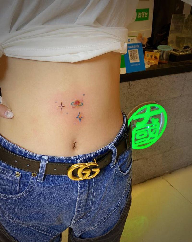 覆盖纹身图片_腹部水彩纹身图案