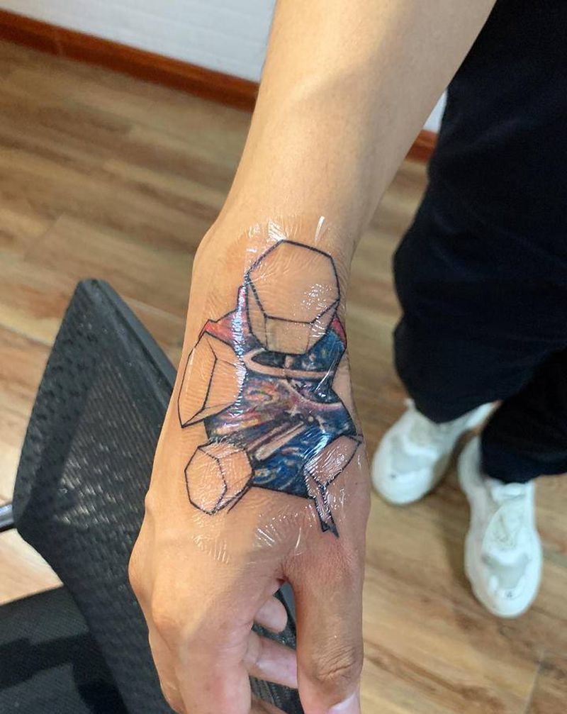 星空纹身图片_手部纹身图案