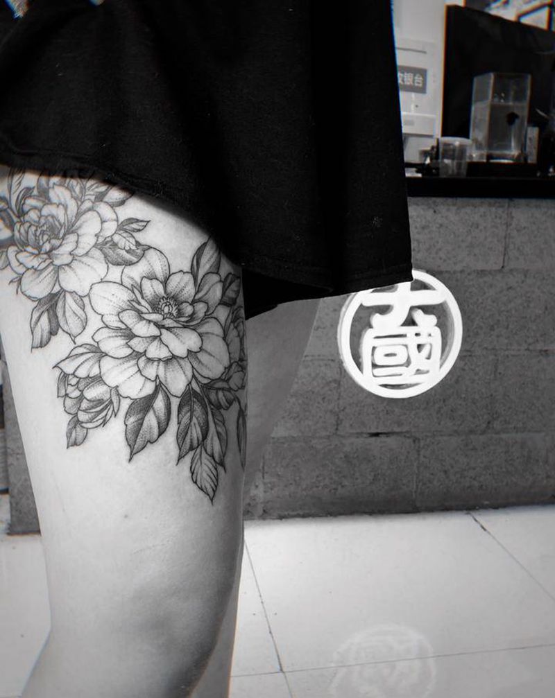 花纹身图片_腿部点刺纹身图案