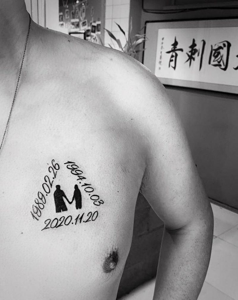 日期纹身图片_胸部点刺纹身图案