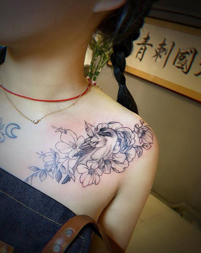 花纹身图片_胸部几何纹身图案