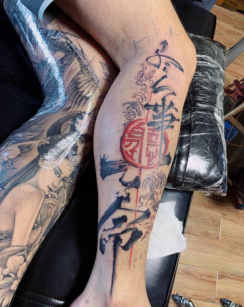 花腿纹身图片_腿部花体字字纹身图案