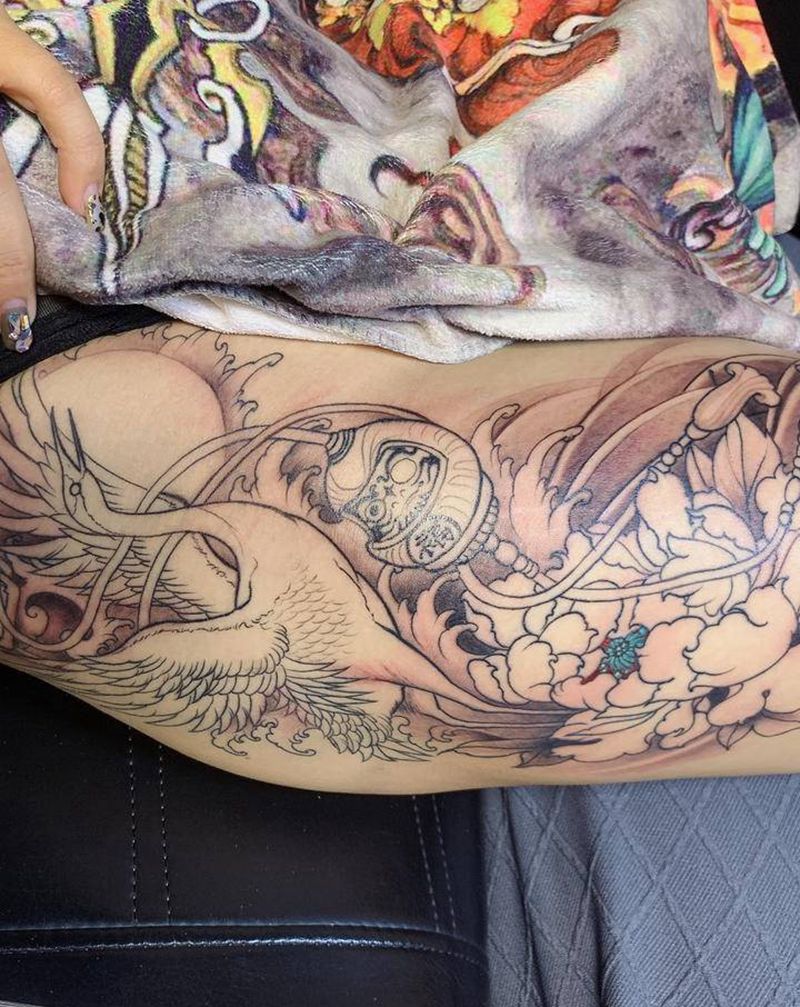 鹤纹身图片_臀部新传统鹤纹身图案