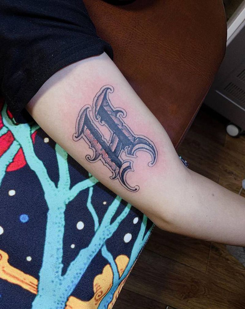 花体字遮盖纹身图片_手臂花体字纹身图案