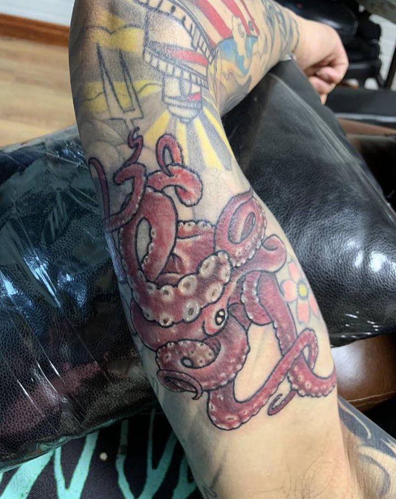 章鱼纹身图片_手臂Old School纹身图案