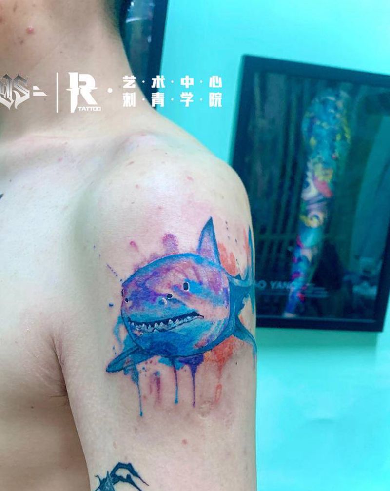 水彩纹身图片_肩部水彩纹身图案