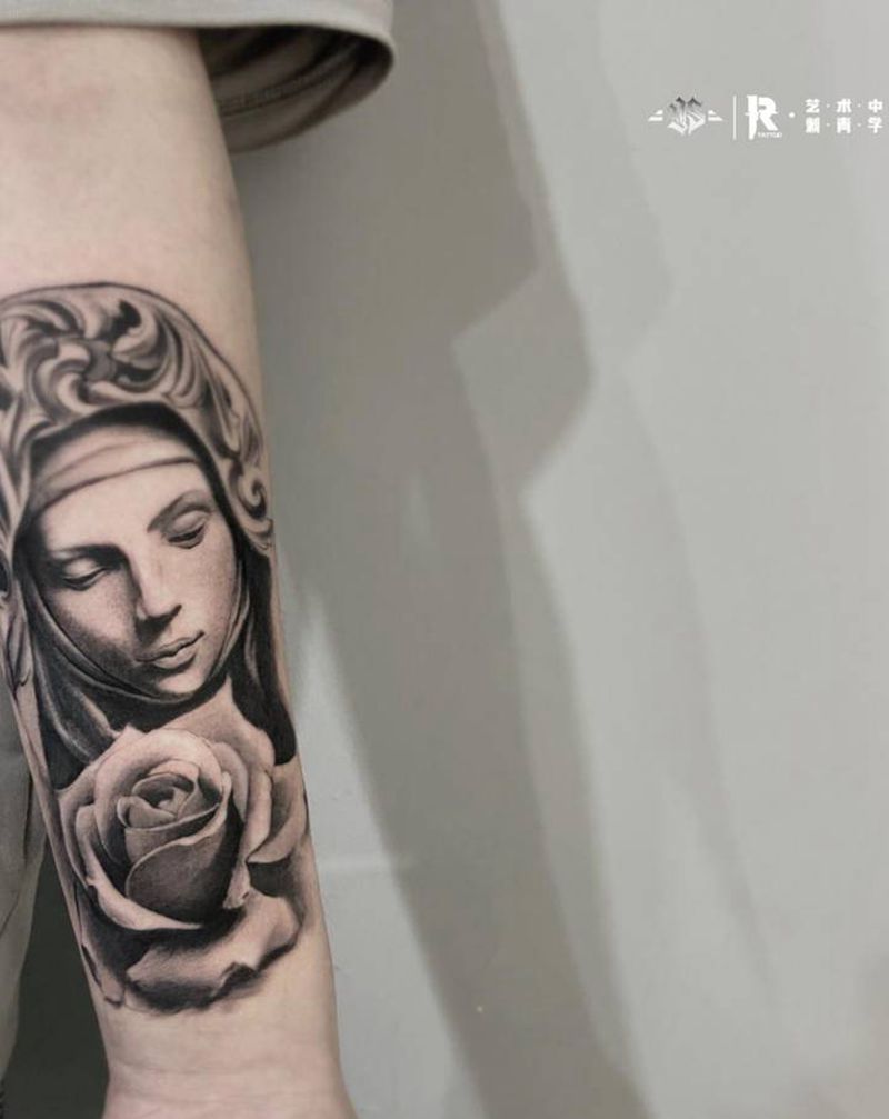 欧美写实纹身图片_手臂欧美写实纹身图案