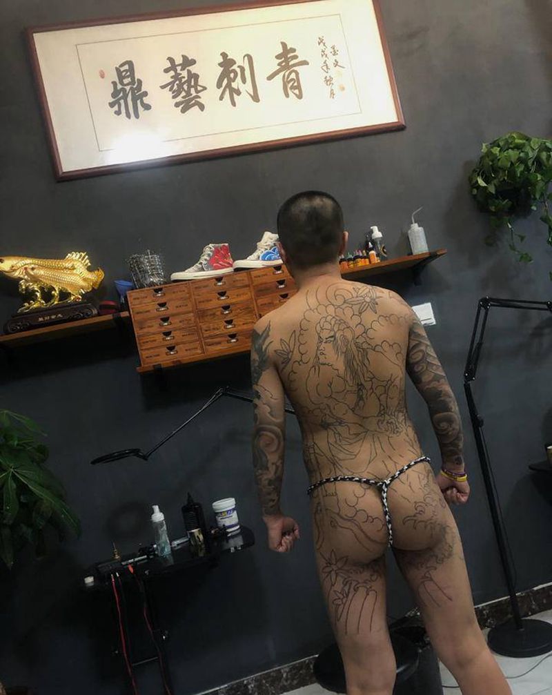 通体满背最新进展纹身图片_腰部背部老传统纹身图案