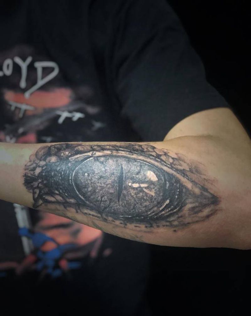 眼睛纹身图片_欧美写实纹身图案