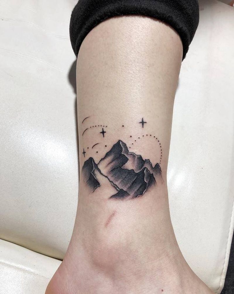 山⛰️纹身图片_腿部纹身图案