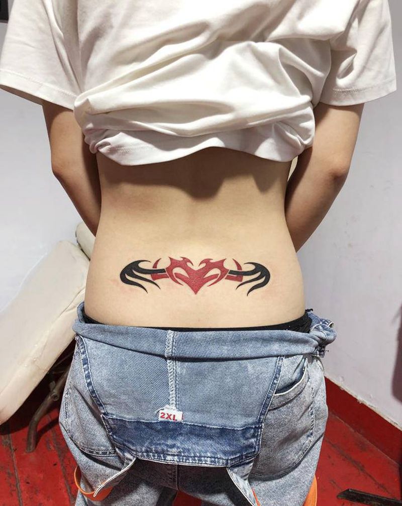 腰花纹身图片_腰部图腾纹身图案
