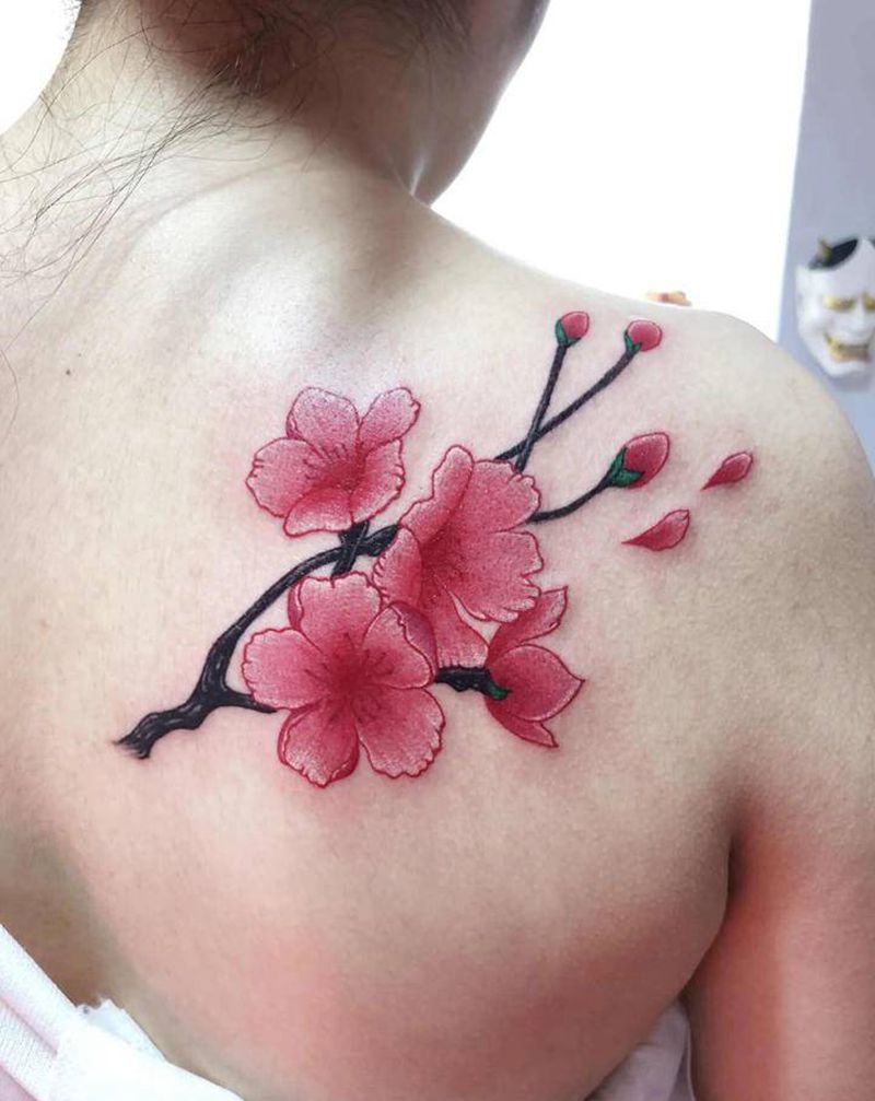 小花花纹身图片_背部纹身图案