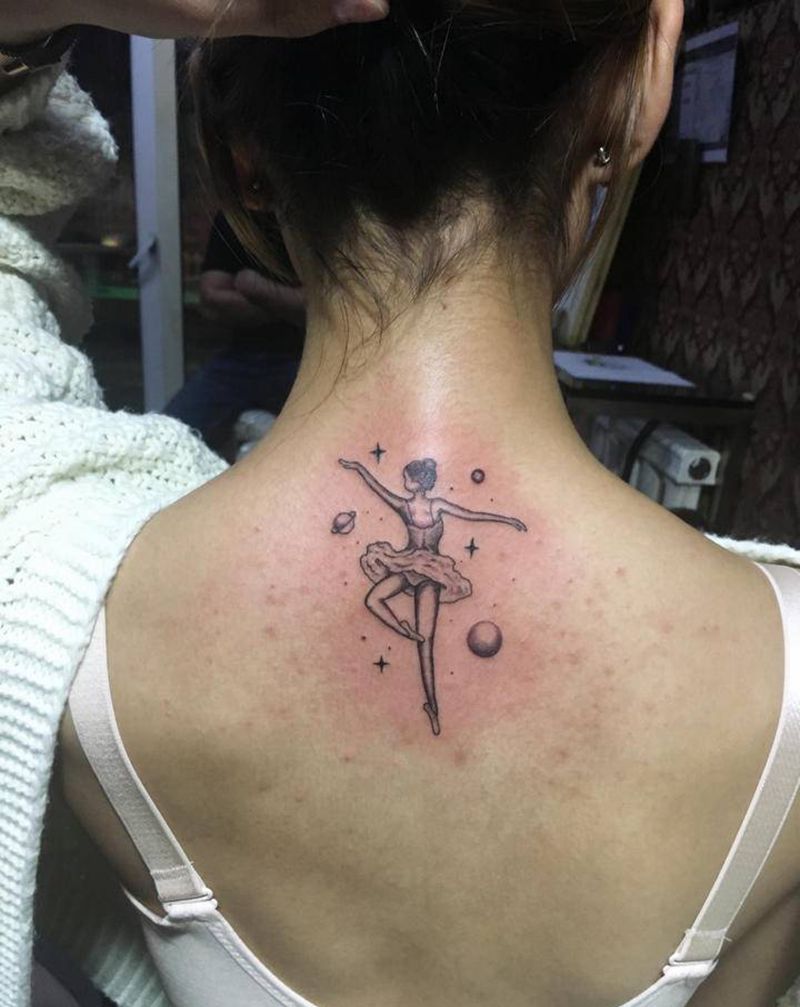 芭蕾舞纹身图片_颈部纹身图案