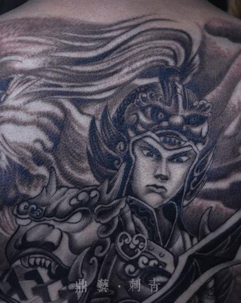 满背赵云纹身图片_背部新传统赵云关羽纹身图案
