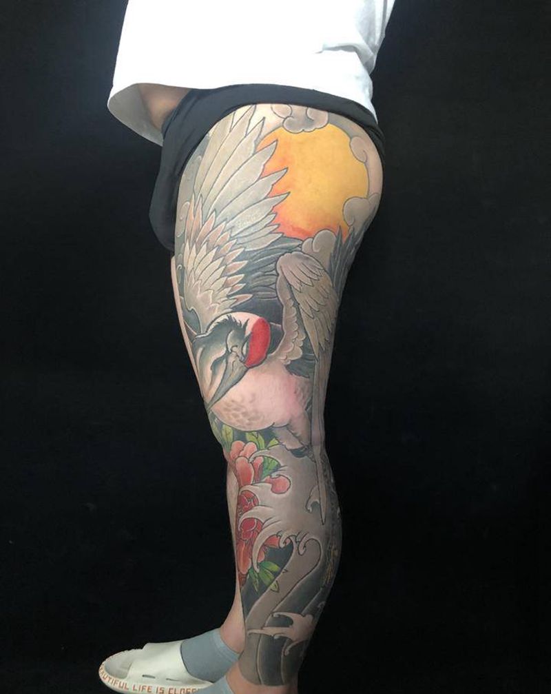 花腿鹤纹身图片_腿部老传统新传统纹身图案