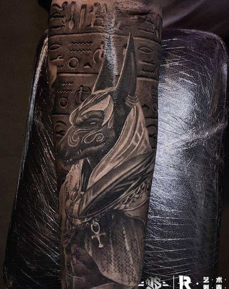 阿努比斯纹身图片_手臂欧美写实纹身图案