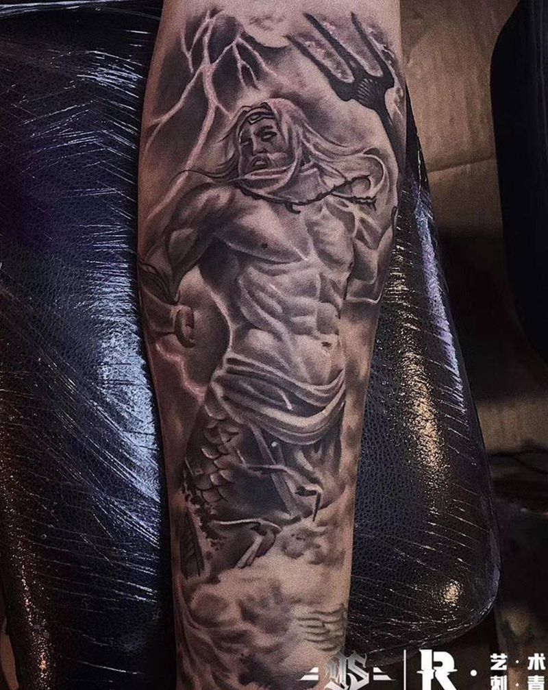 海神波塞冬纹身图片_手臂欧美写实纹身图案